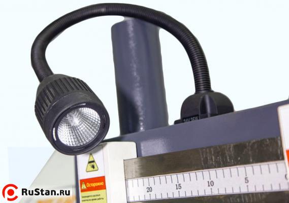 В стандартную комплектацию включён станочный светильник. Отличное выполнение поставленных задач даже в условиях слабой освещённости. фото №3 METAL MASTER MGH-200 фото №3