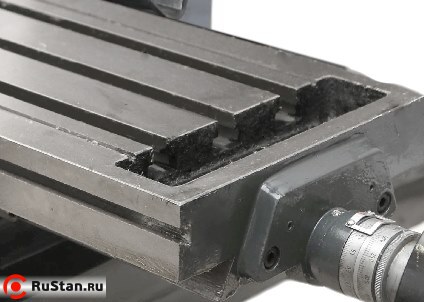 Рабочий стол оснащен Т - образными пазами для установки прижимного оборудования. фото №12 Рабочий стол оснащен Т - образными пазами для установки прижимного оборудования. фото №12