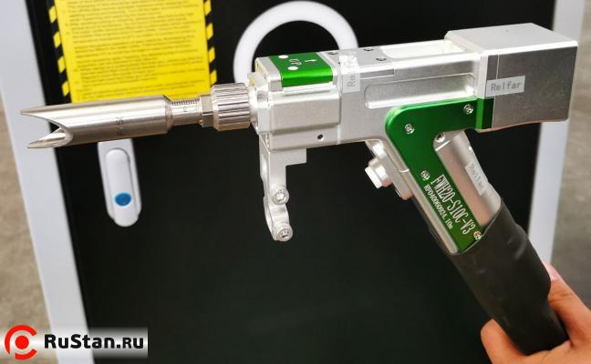 Насадка очистки шва. Лазерный сварочный аппарат 4в1 Raptor SFW-2000R PRO (сварка, резка, чистка) фото №10 Насадка очистки шва. Лазерный сварочный аппарат 4в1 Raptor SFW-2000R PRO (сварка, резка, чистка) фото №10