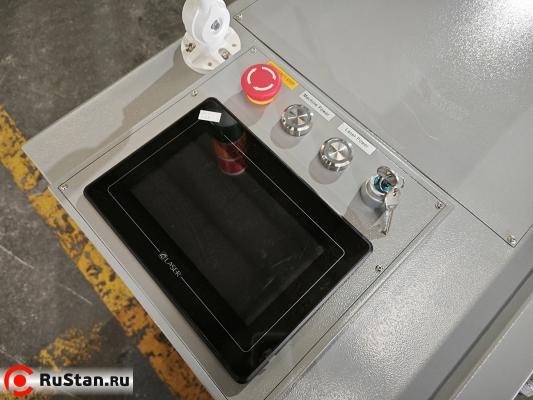 Ручной лазерный сварочный аппарат Raptor SFW-2000 PRO (2000Вт Raycus) фото №7 Raptor SFW-2000 PRO фото №7