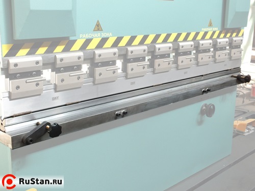 Стол гибочный ИБ1424 длиной от 1000 мм до 2000 мм фото №4 Стол гибочный ИБ1424 длиной от 1000 мм до 2000 мм фото №4