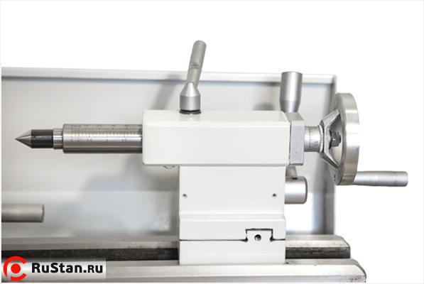 Для ослабления задней бабки с целью установки глубины сверления и закрепления длинных заготовок в центрах станок оснащен быстрозажимным рычагом. фото №16 Metal Master MML 2140V фото №16